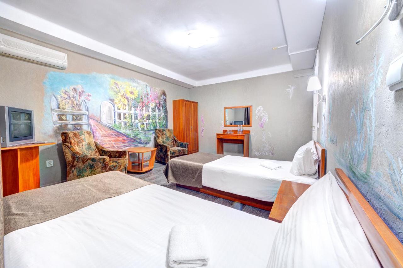 Holosiyvsky Hotel 3*